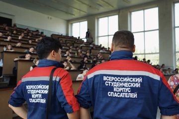 Добровольцы обеспечивают безопасность в ЛГУ им. В. Даля