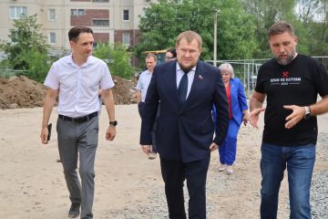 В Луганске строят бассейн в квартале Ольховский по народной программе