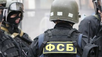 ФСБ задержала трех жителей ЛНР за работу на украинские спецслужбы