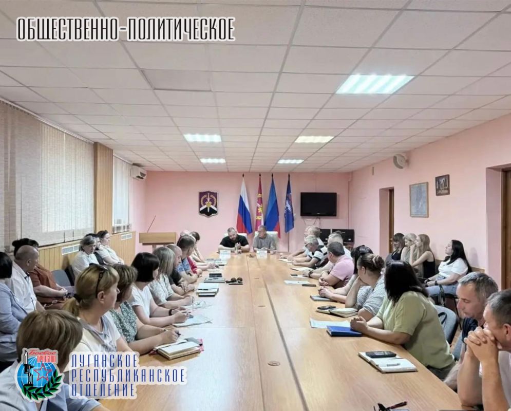 15 июля депутат Народного Совета ЛНР, представитель Луганского республиканского отделения Всероссийской общественной организации ветеранов «БОЕВОЕ БРАТСТВО» Иван Санаев совместно с Главой округа Виталием Михайловым провёл...