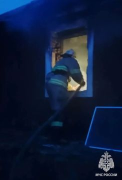 Частный дом загорелся в Антрацитовском округе