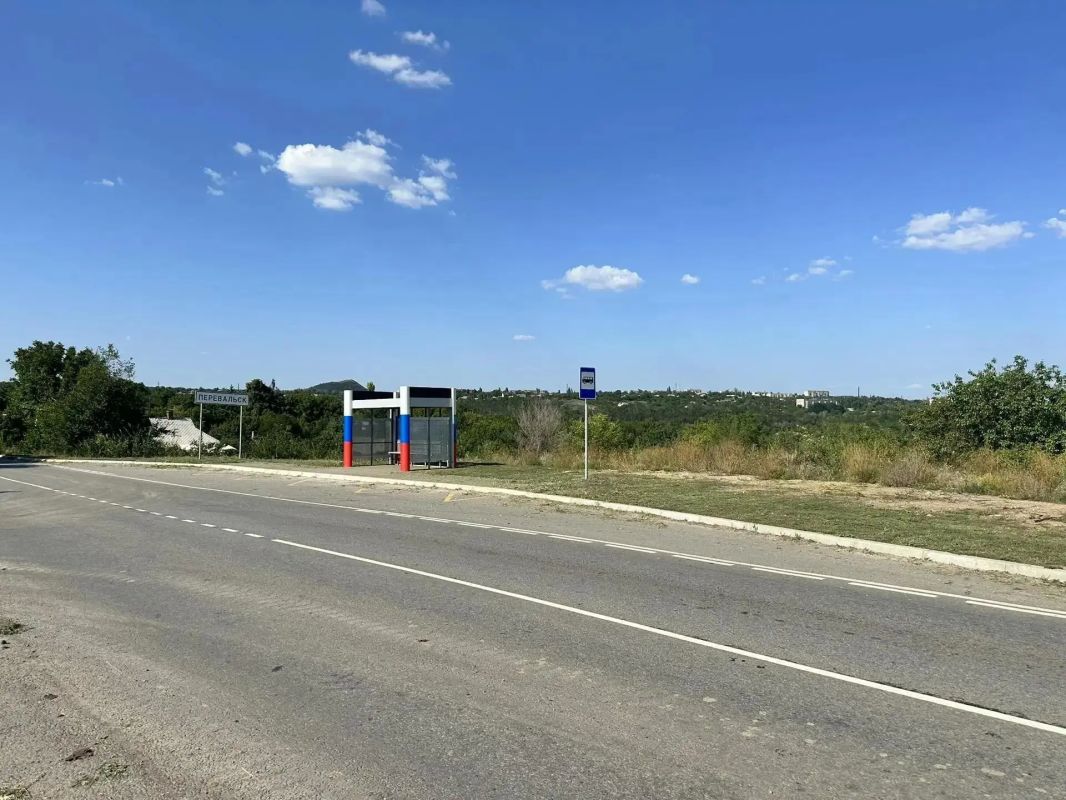 Трасса Перевальск – Ивановка: дорожники ведут плановый покос