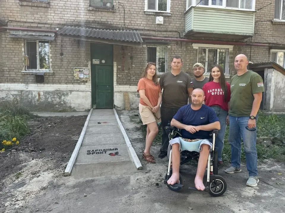 Сделали пандус и дорожку: Волонтеры помогли ветерану СВО