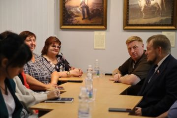 «Партийный десант» оценил ход капремонта Дома культуры и библиотеки в поселке Широком