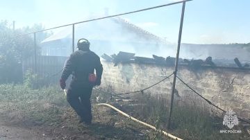 В Старобельском округе спасатели отстояли жилой дом от огня