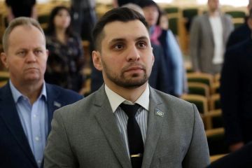 Работа с обращениями граждан продолжается