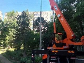 В Луганске за неделю заменили 120 светильников