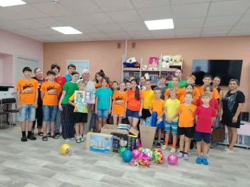 Светлана Гизай: #ДОБРОРАДУЕТ. Вместе с волонтерами Центра «Счастье мамы» при Свято-Вознесенском храме мы навестили ребят из «Семейного центра» города Луганска