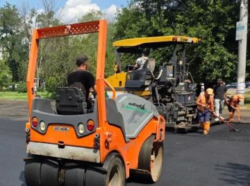 На этой неделе дорожники уложили 5 тысяч квадратных метров нового асфальта