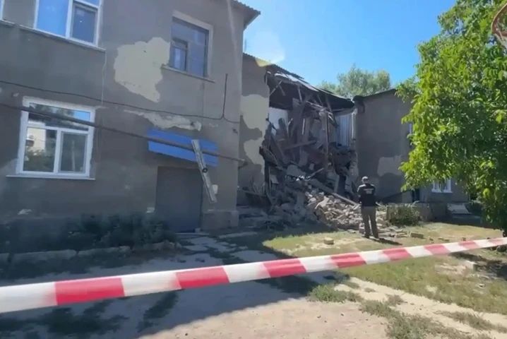 В ЛНР возбудили уголовное дело после частичного обрушения дома в Суходольске