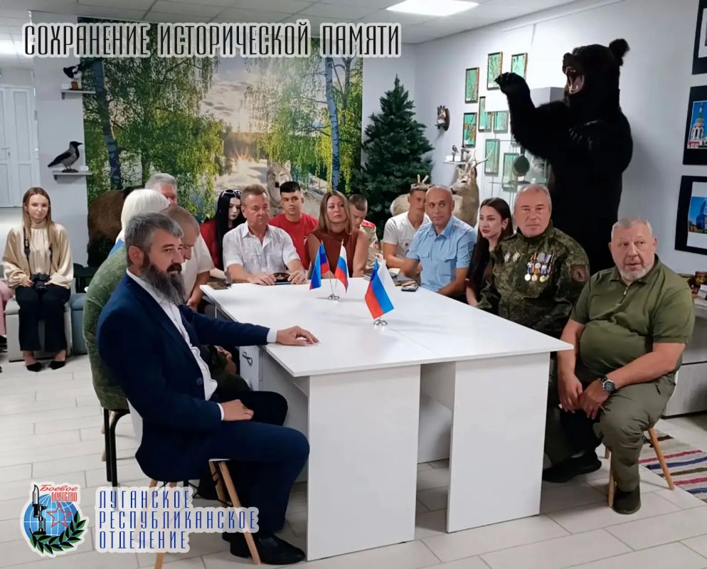 21 августа, в День офицера России, в Меловском краеведческом музее состоялся круглый стол, посвящённый сохранению исторической памяти о подвигах офицеров-земляков в годы Великой Отечественной войны, участников битвы за...