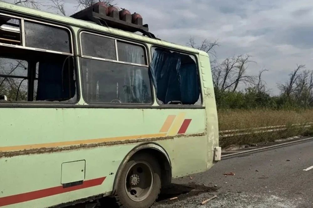 ВСУ в разгар дня атаковали рейсовый автобус в ЛНР