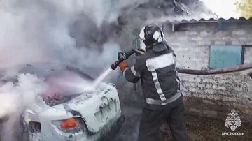 Спасатели потушили горящий автомобиль в Первомайске