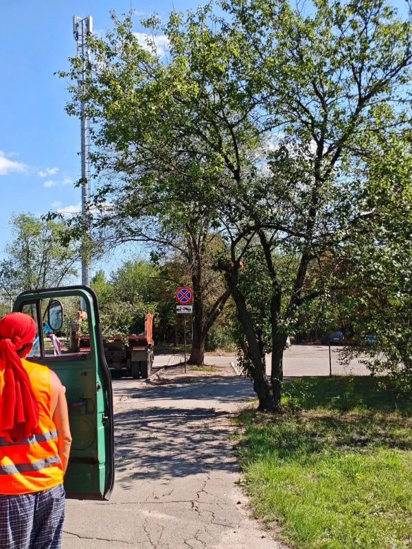 Более 10 километров продольной разметки нанесено на дорогах Луганска