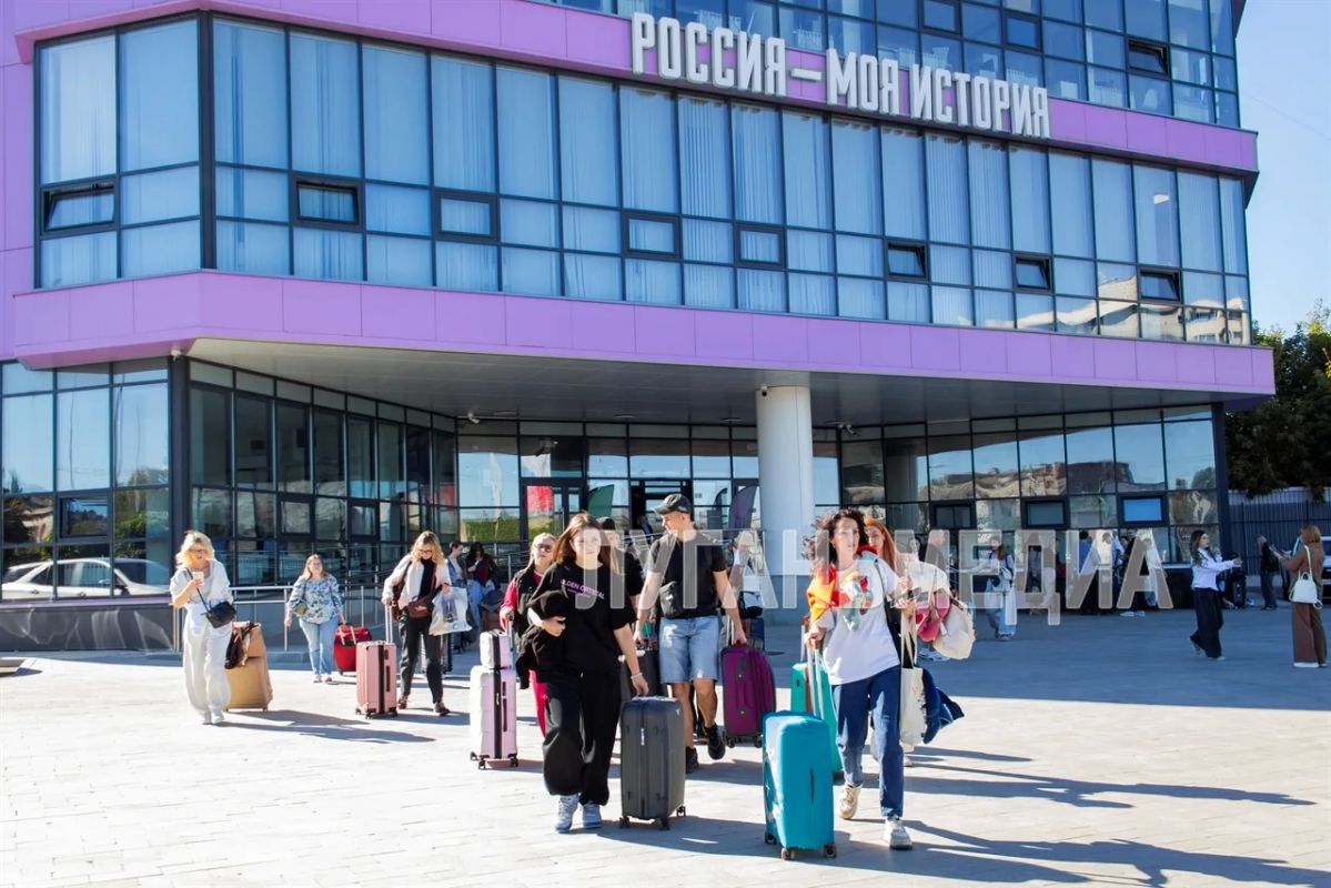 Делегация ЛНР отправилась на Международный фестиваль молодежи