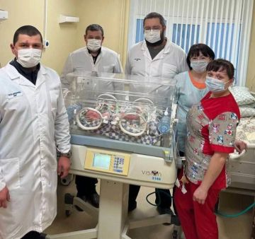 Девочке, которую мать выбросила в выгребную яму после родов, нашли новую семью
