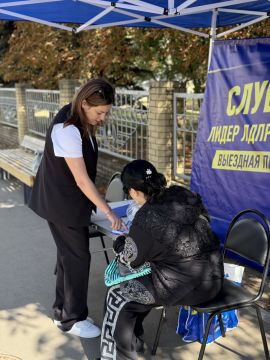 Галина Дуброва: Сегодня в Луганске, в «Выездной приемной Слуцкого», я снова общалась с жителями, которые приходили с разными вопросами: ЖКУ, транспорт, стаж для пенсии