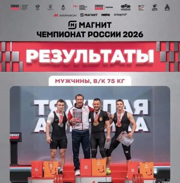 Никита Симонов взял три медали на взрослом чемпионате России по тяжелой атлетике