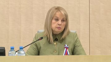 БПЛА кружит над избирательным участком в ЛНР, люди не могут выйти из здания, сообщила глава ЦИК РФ Элла Памфилова в ходе брифинга в информационном центре комиссии