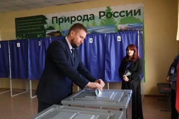 Денис Мирошниченко проголосовал в Александровске