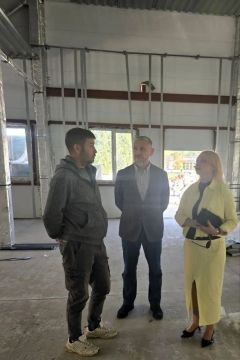 Наталия Пащенко: Посетила Луганскую республиканскую клиническую больницу, где полным ходом идет строительство нового быстровозводимого модульного приемного отделения