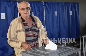 У Николая Николаевича Корниенко из Марковки двойной праздник