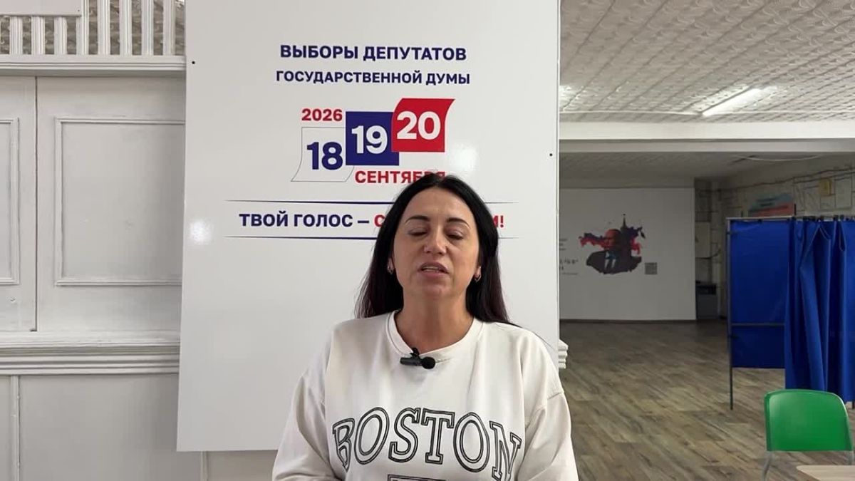 На избирательный участок в Ровеньках пришла многодетная мама, учитель русского языка и литературы Анна Макаркина