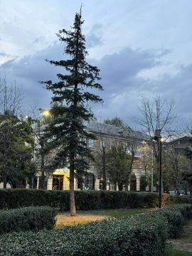 В Луганске включили уличное освещение