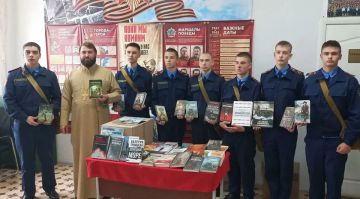 ЛИЦ передал Луганскому кадетскому корпусу партию книг столичных издательств