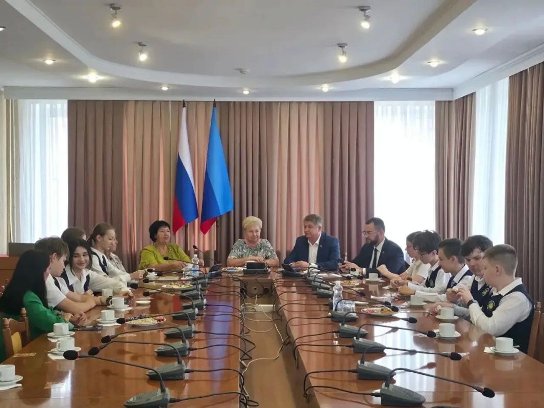 Юные дипломаты учатся понимать настоящую политику