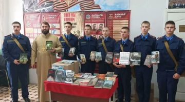 ЛИЦ передал Луганскому кадетскому корпусу партию книг столичных издательств