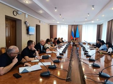 В Администрации Луганска состоялось совещание по реализации грантовой политики