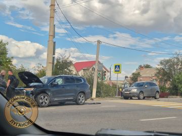 Тройное ДТП произошло в Луганске на повороте в Юбилейное