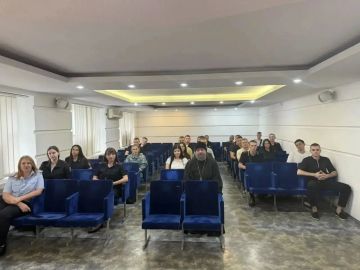 Полицейские Луганска обсудили традиционные ценности с представителем Епархии