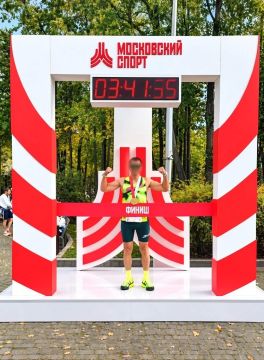 Сотрудник ИК № 1 УФСИН России по ЛНР принял участие в Московском марафоне