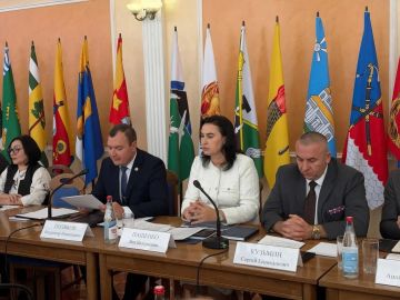 Глава города Луганска приняла участие в открытом диалоге «Муниципалитет для СВОих»