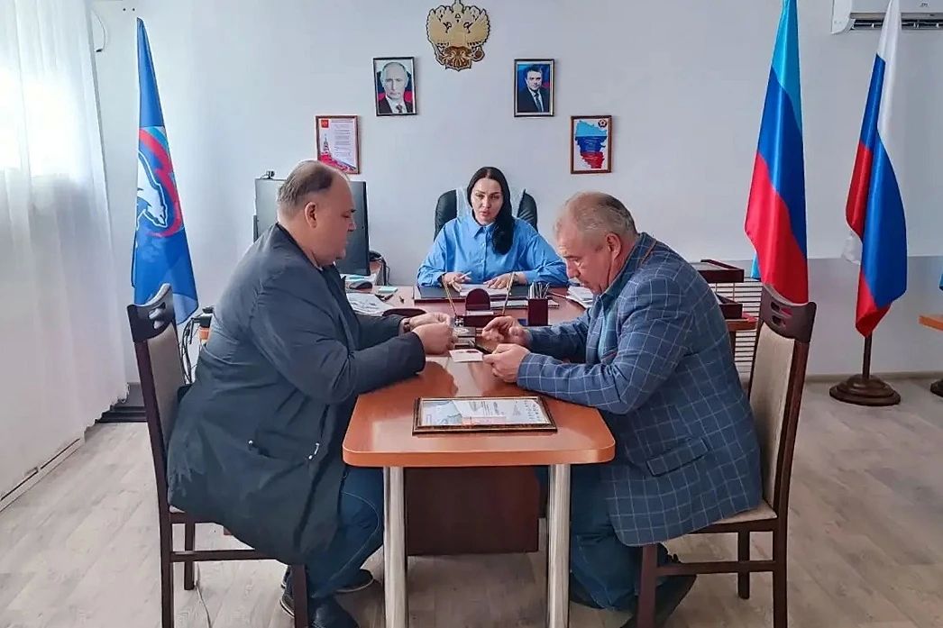 Депутаты продолжают работать в муниципалитетах республики