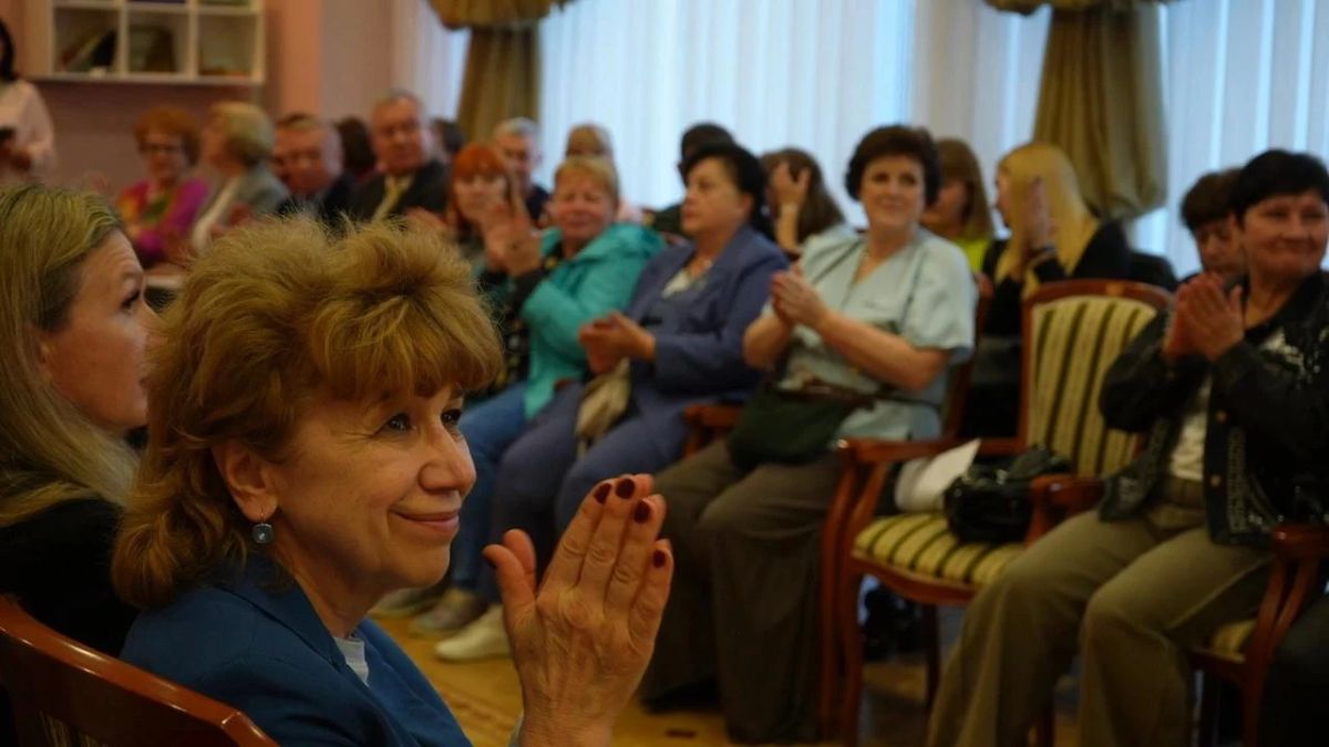 В малом концертном зале Луганской республиканской академической филармонии прошёл концерт «Негромкая гениальность» из цикла «Мелодии двух столетий»