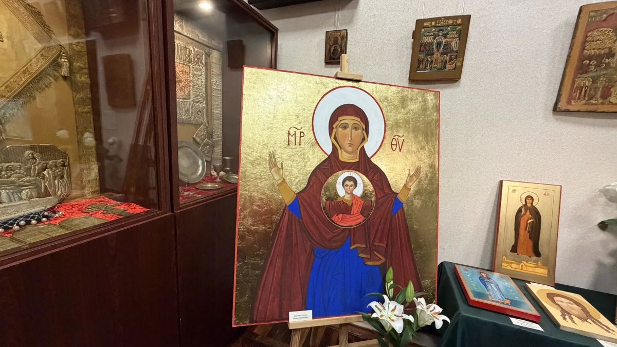 Праздники. Уникальные иконы 18-19 вв. вошли в выставку, открывшуюся в Луганском республиканском художественном музее