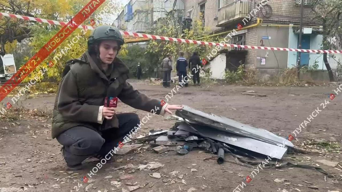 Обломки БПЛА, который ударил по жилому дому в Красном Луче – на кадрах наших журналистов