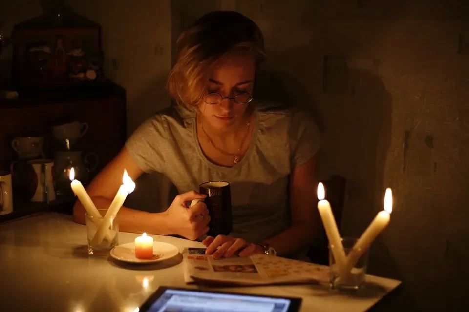 Напоминаем, 22 октября в 14 муниципалитетах ЛНР отключат электроэнергию