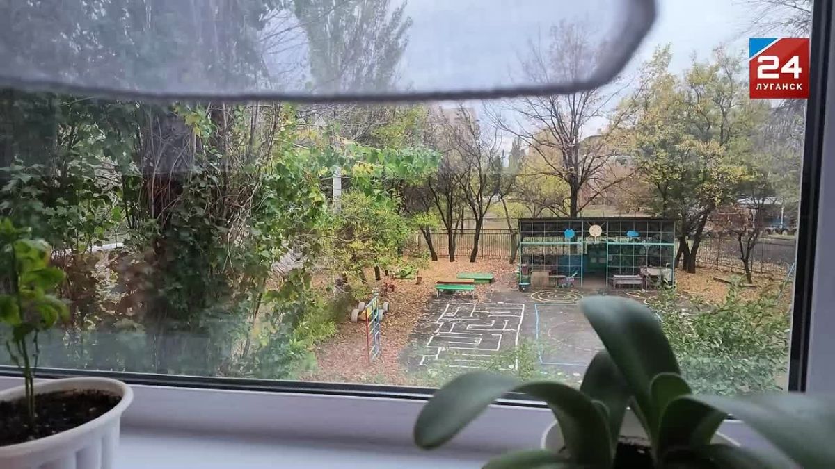 Тепло и комфорт: отопление начали включать в школах и детских садах Стаханова