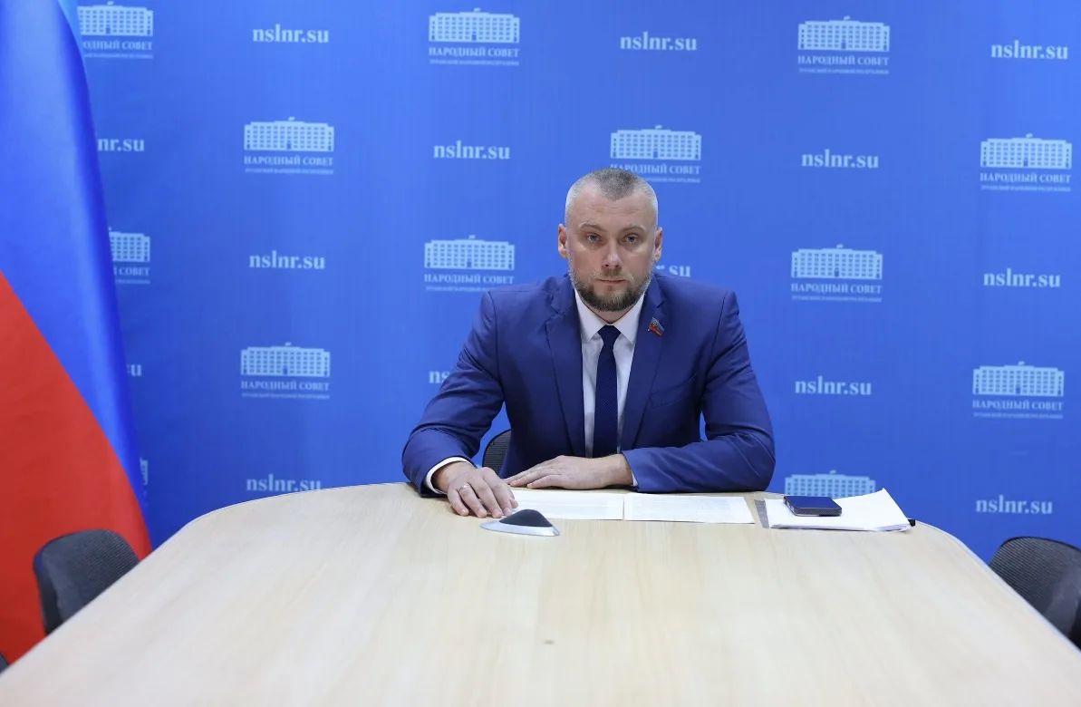 Максим Величко: Сегодня в режиме видеоконференцсвязи принял участие в заседании Комитета Южно-Российской Парламентской Ассоциации по образованию, науке, культуре и информационной политике от имени Народного Совета Луганской...