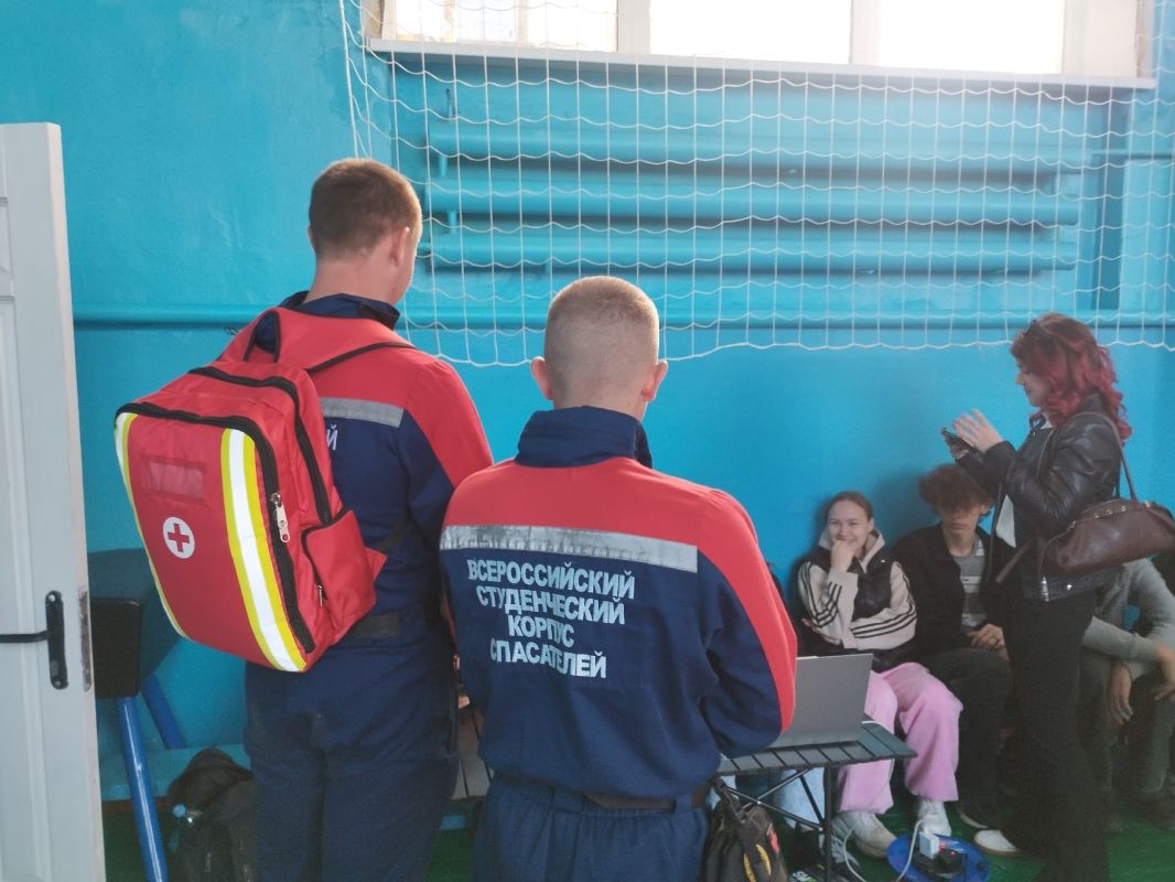 Добровольцы ССО «Молодогвардеец» ЛугРО ВСКС, студенты Краснодонского факультета инженерии и менеджмента (филиал) «ЛГУ им. В. Даля» помогли организовать и провести тактическую игру в рамках проекта «Русские витязи: традиции...
