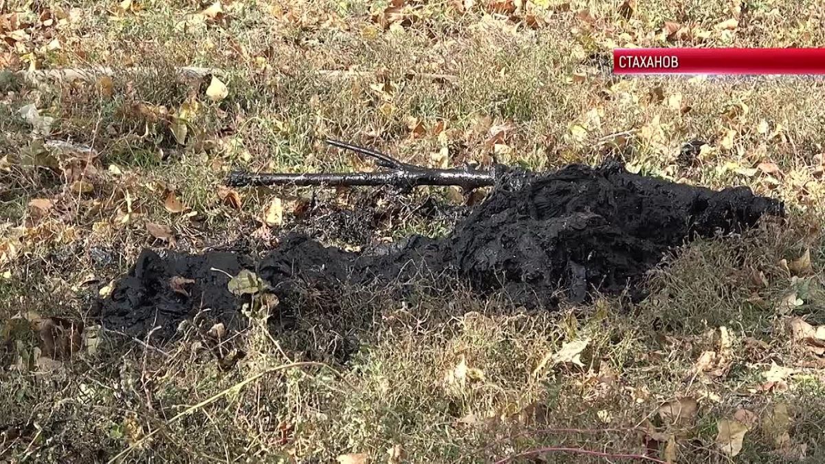 г.Стаханов. ПРОЧИСТКА КАНАЛИЗАЦИИ Аварийные бригады «Луганскводы» ликвидирует засоры канализации в Стаханове