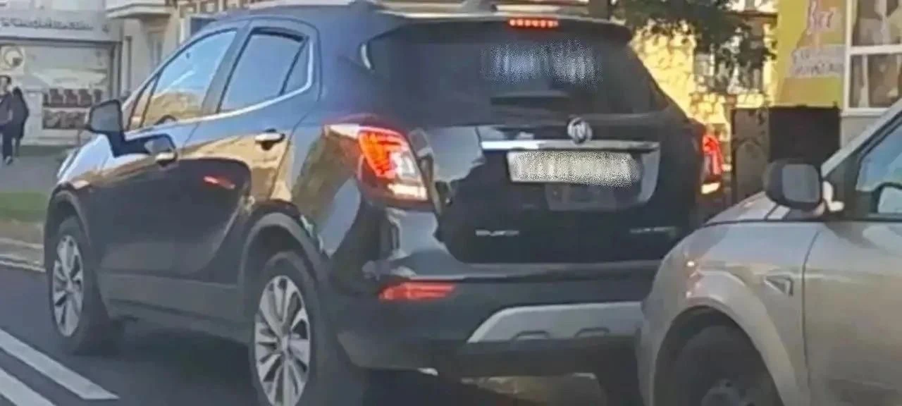 Луганчане помогли найти водителя, бросившего машину на остановке
