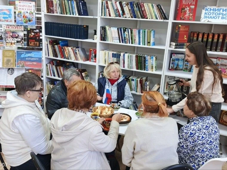В Луганске проходит тематическая акция "Пирог на четвертое"